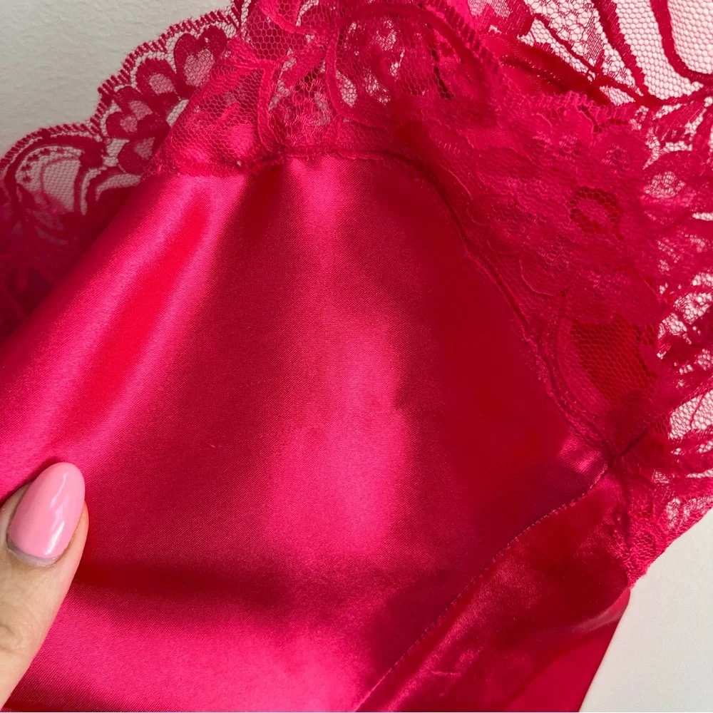 Victoria’s Secret Gold Label Vintage Hot Pink Cropped Lace Trim Satin Cami M